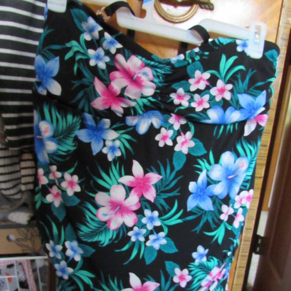 Catalina Size 2X (18W-20W) Tropical Womens One Piece Swim Suit